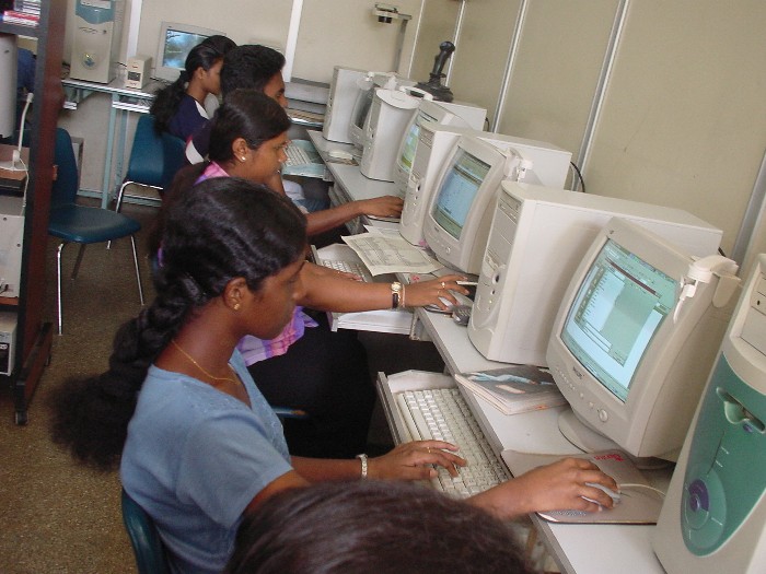 SNECC�̃R���s���[�^�[�N���X